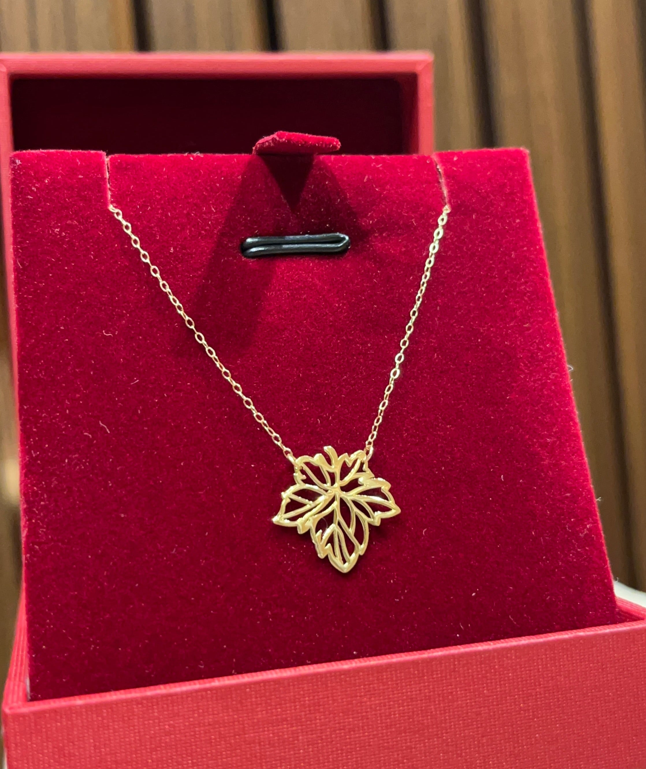 Collier tréfle or 18k