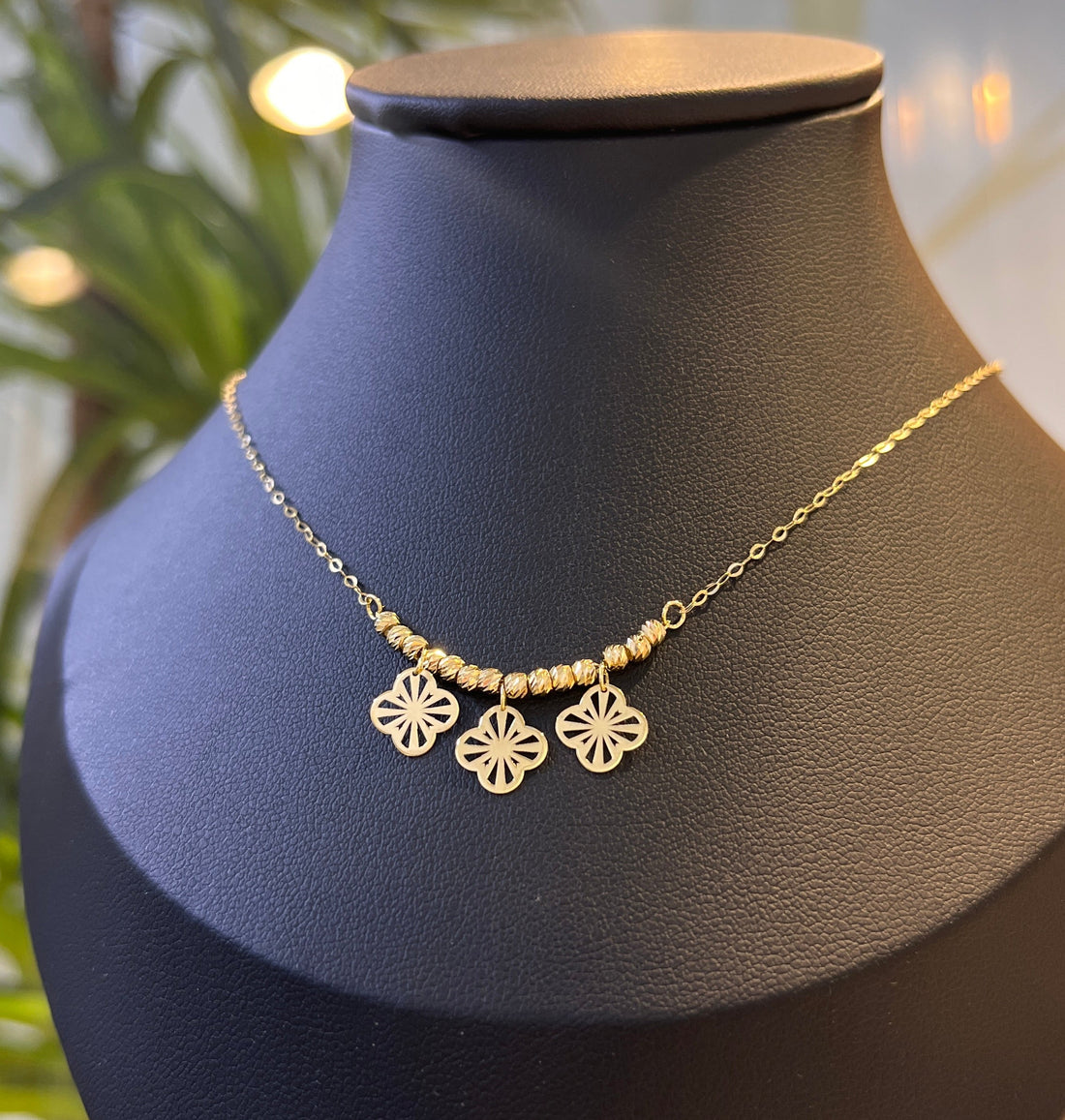 Collier triple tréfle or 18k