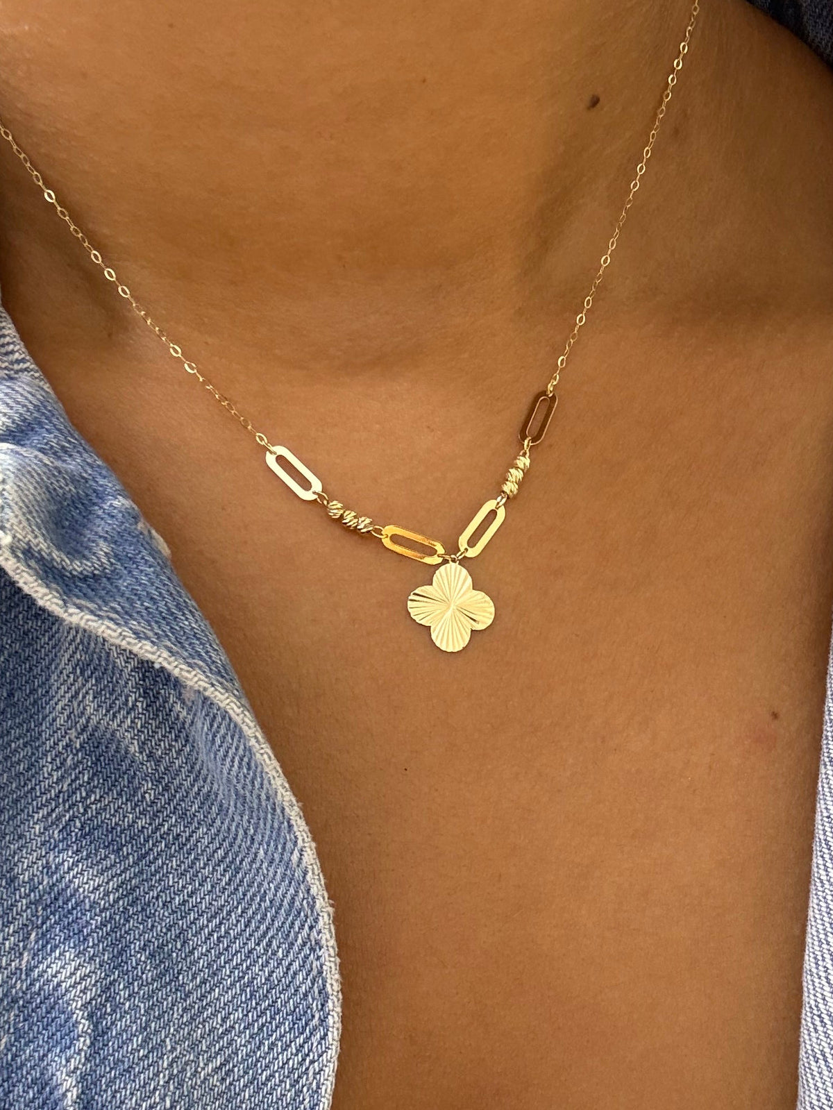 Collier tréfle messik or 18k