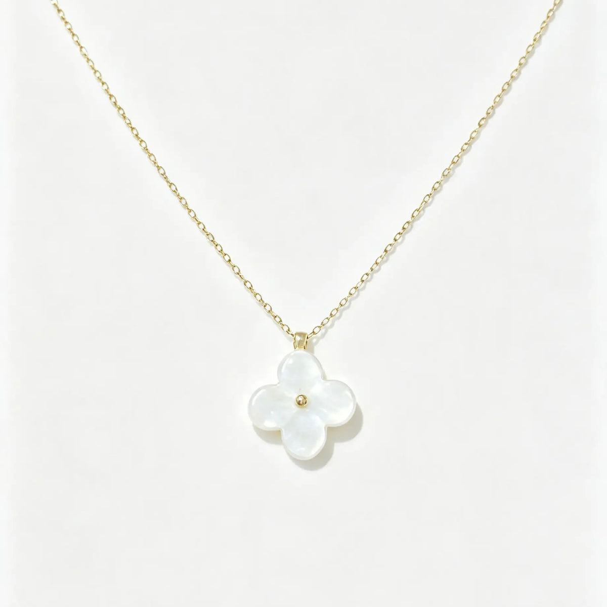 Collier Trèfle Nacre Blanche en Or 18K